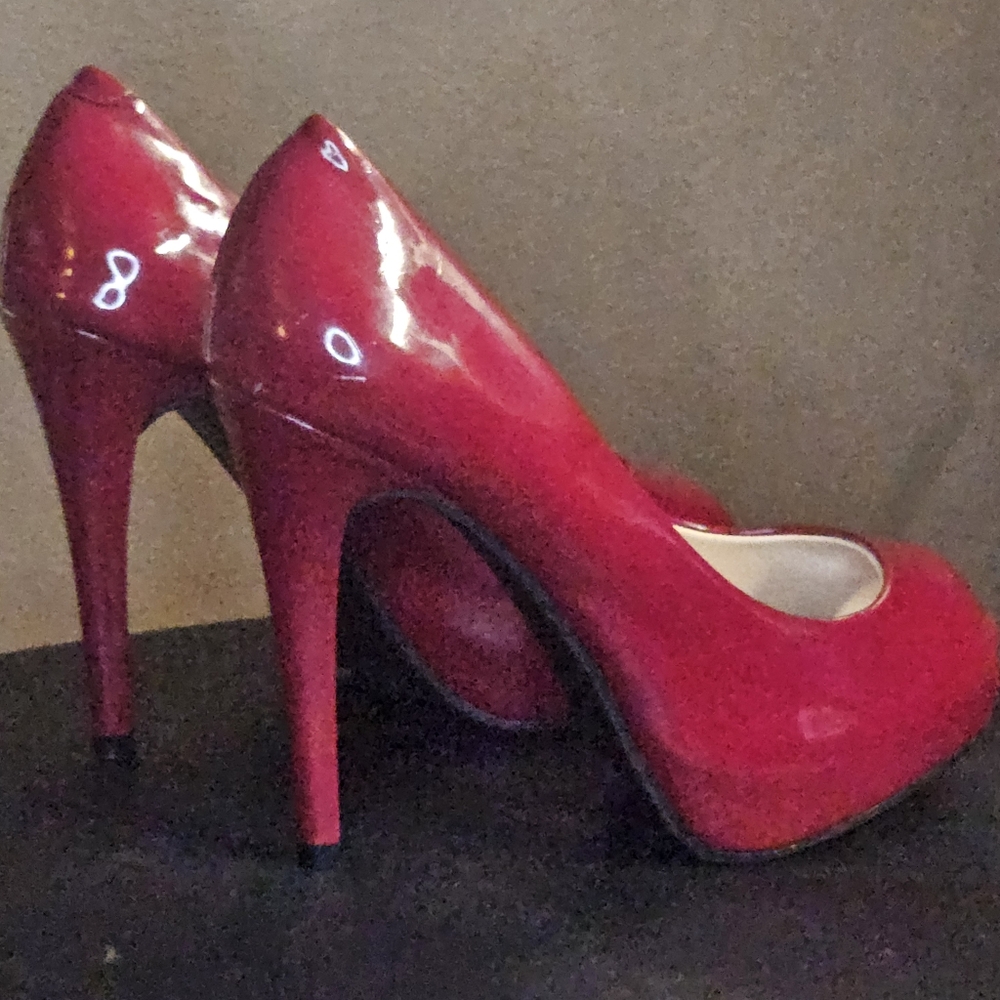 💥SALE💥Guess Red Patent Leather Peep-Toe Stiletto Heels - Picture 5 of 12